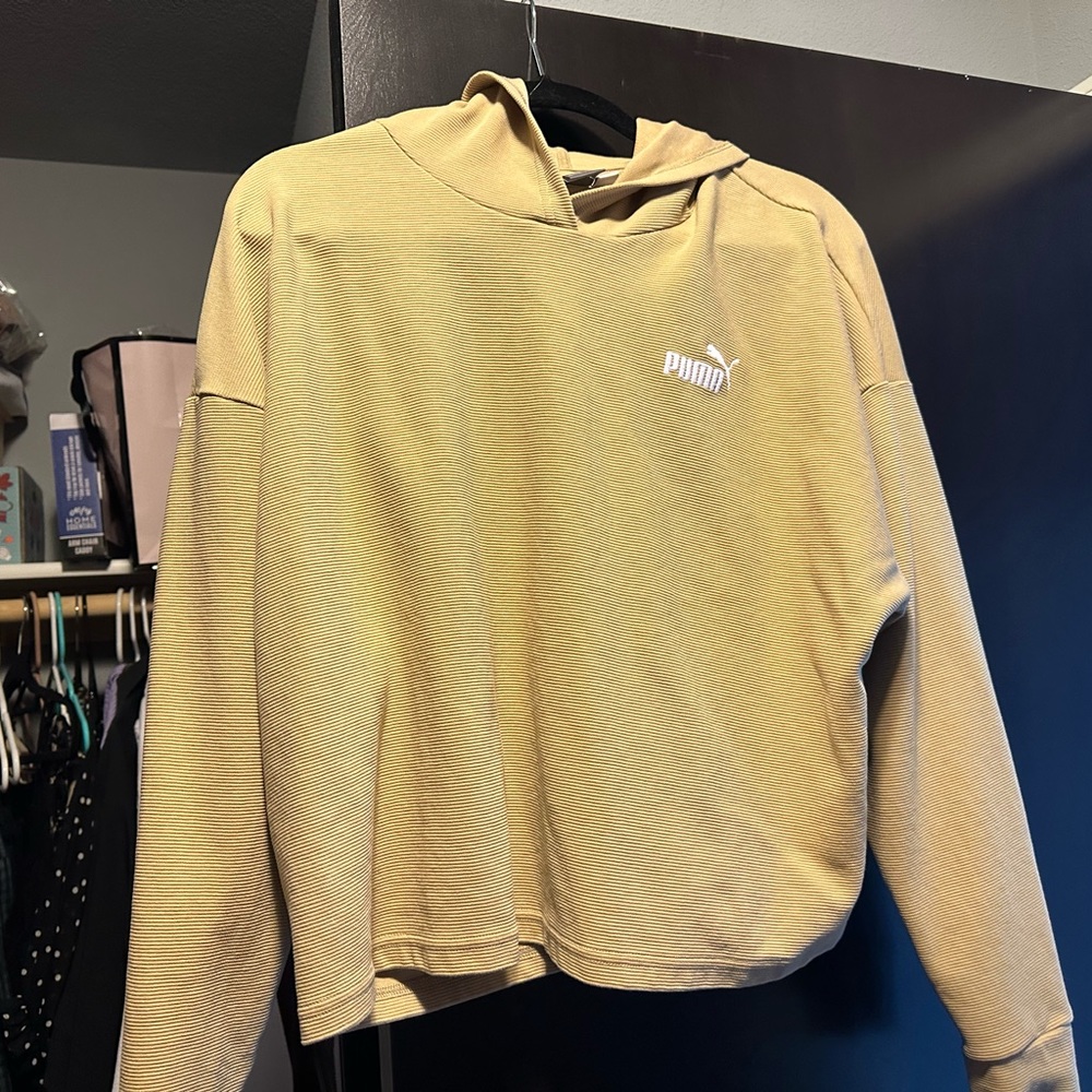 Cropped Puma hoodie size XL